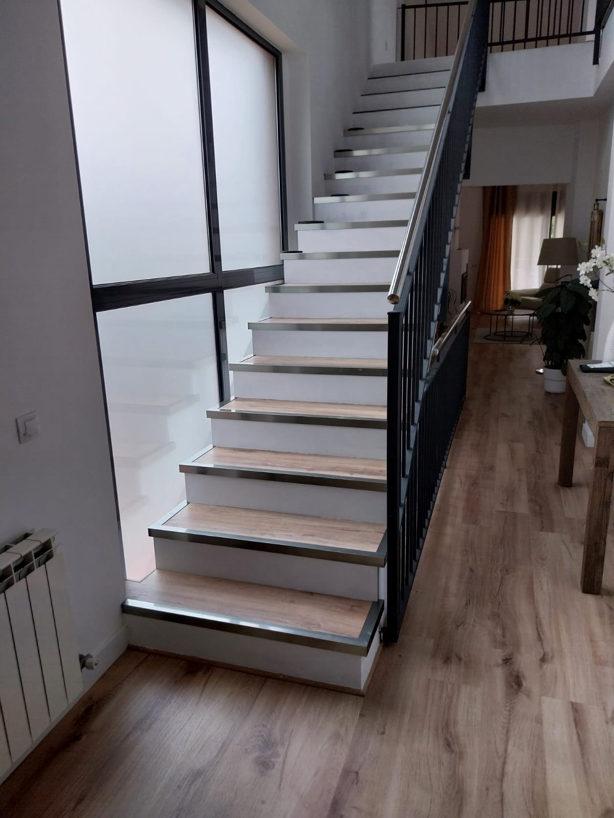 Escalera Después